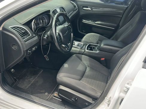 Used 2019 Chrysler 300 Touring w/ Sport Appearance Package RWD image 10