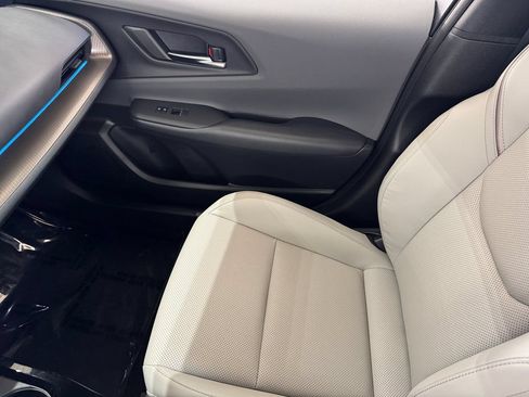 Used 2024 Toyota Prius XLE AWD/4WD image 30