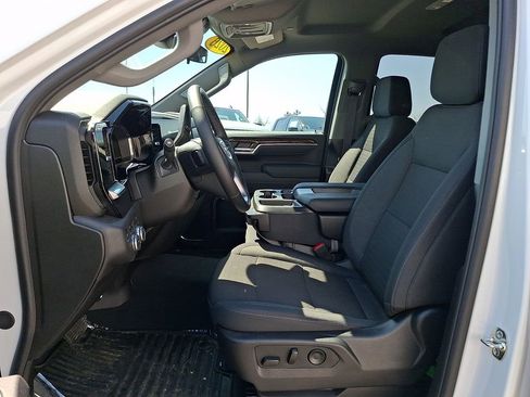 Used 2025 GMC Sierra 1500 SLE w/ X31 Off-Road Package AWD/4WD image 15