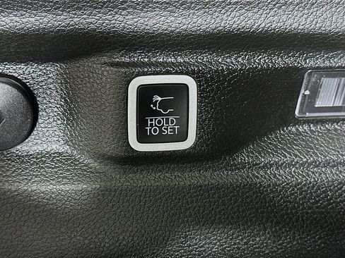 Used 2021 Jeep Grand Cherokee L Limited image 32