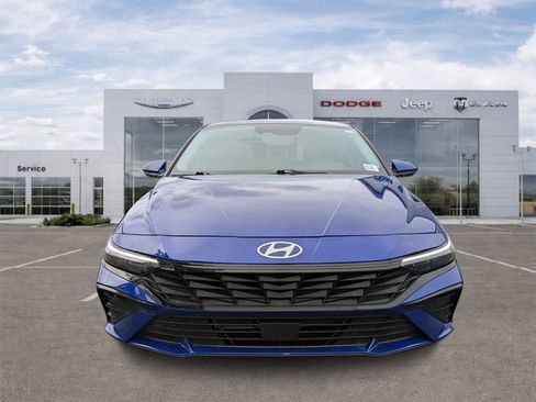 Used 2025 Hyundai Elantra SEL FWD image 6