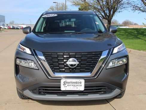 Used 2023 Nissan Rogue SV w/ SV Premium B Package AWD/4WD image 2