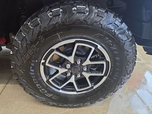 New 2026 Jeep Wrangler Unlimited Rubicon w/ Whitecap Package AWD/4WD image 34