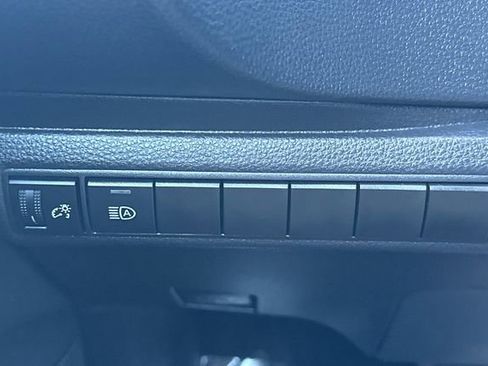 Used 2025 Toyota Corolla LE image 34