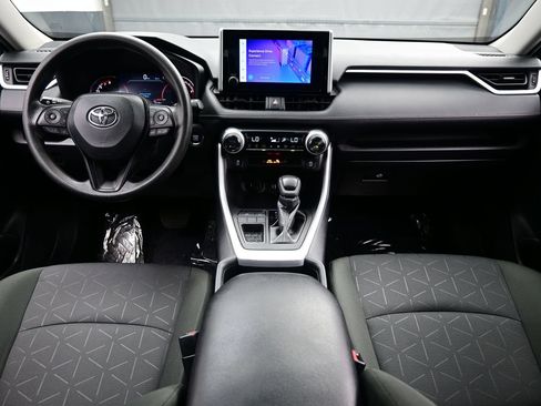 Used 2024 Toyota RAV4 XLE FWD image 17