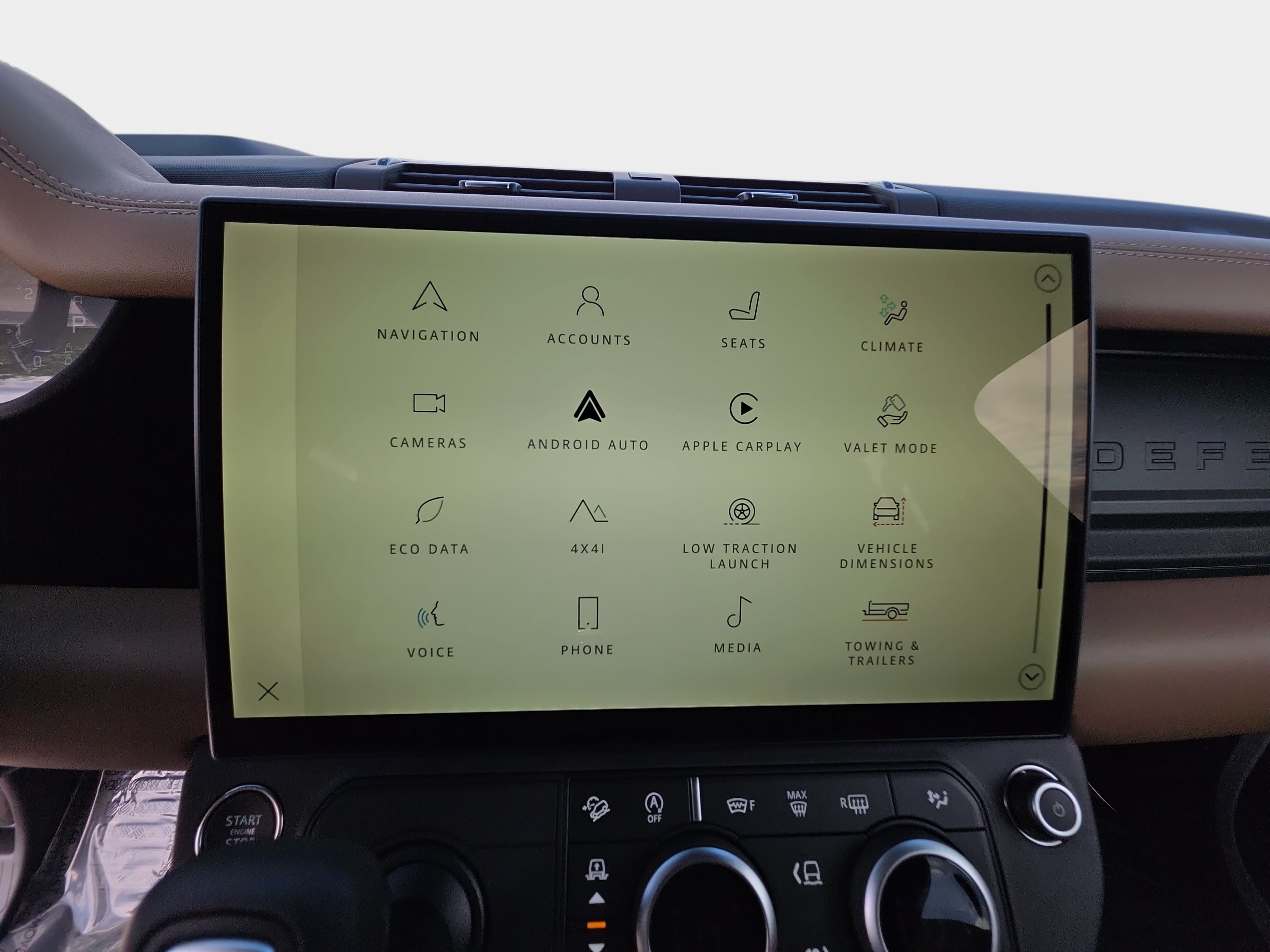 New 2026 Land Rover Defender 130 X-Dynamic SE AWD/4WD image 22