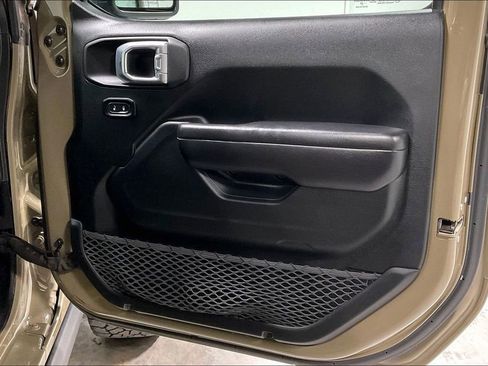 Used 2020 Jeep Gladiator Mojave w/ Trailer Tow Package image 19