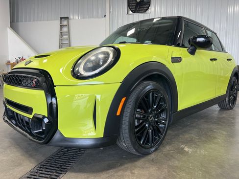 Used 2023 MINI Cooper S FWD image 3
