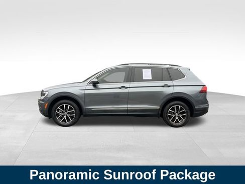 Used 2021 Volkswagen Tiguan SE w/ Panoramic Sunroof Package image 2