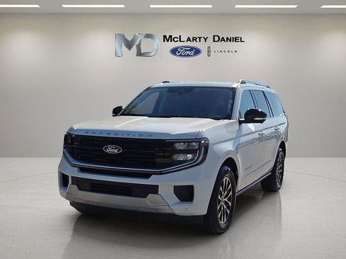 Used 2025 Ford Expedition Platinum AWD/4WD image 2