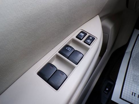 Used 2011 Subaru Outback 3.6R Premium image 21