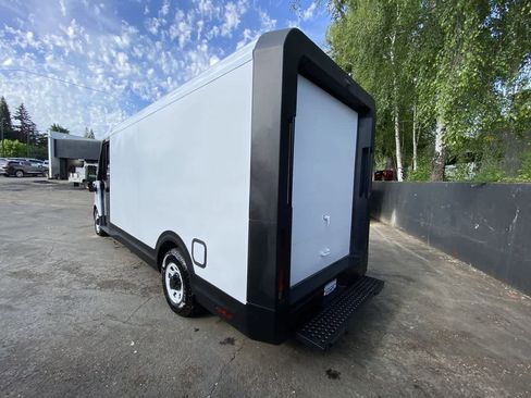 Used 2024 Chevrolet Brightdrop 600 w/ Commercial Equipment Package AWD/4WD image 4