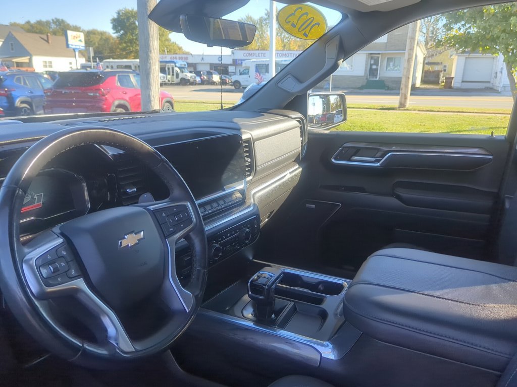 Certified 2023 Chevrolet Silverado 1500 LTZ w/ LTZ Premium Package AWD/4WD image 19