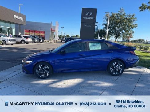Certified 2025 Hyundai Elantra Sport FWD image 12