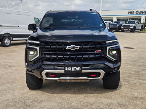 Used 2025 Chevrolet Suburban Z71 AWD/4WD image 11