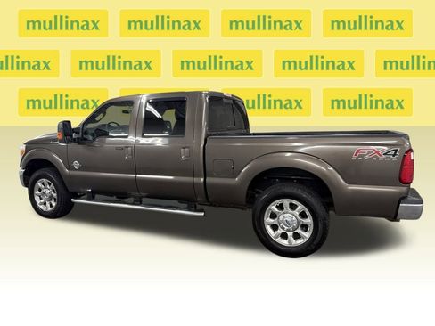 Used 2016 Ford F250 Lariat w/ Lariat Interior Package image 9