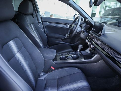 Used 2025 Honda Civic Sport image 22