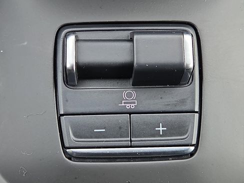 Used 2023 GMC Sierra 1500 Denali w/ Technology Package image 18