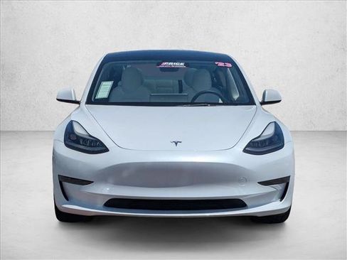 Used 2023 Tesla Model 3 Standard Range RWD image 2