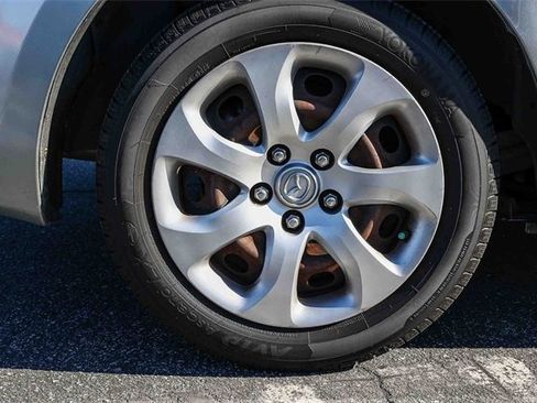 Used 2013 MAZDA MAZDA3 i Sport image 8