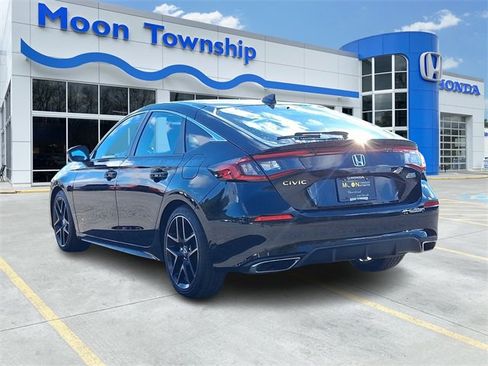 Used 2024 Honda Civic Sport Touring image 4