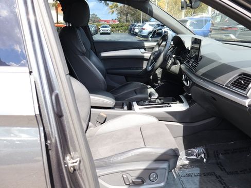 Used 2021 Audi SQ5 Premium w/ Convenience Package image 32