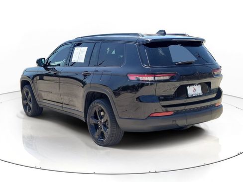 Used 2023 Jeep Grand Cherokee L Limited w/ Black Appearance Package AWD/4WD image 3