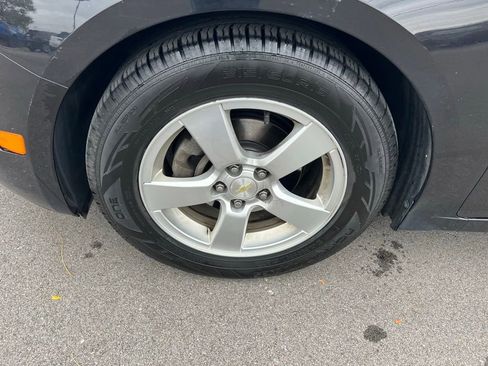 Used 2015 Chevrolet Cruze LT image 12