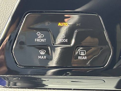 Used 2022 Volkswagen Golf R AWD/4WD image 31