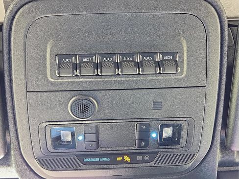 Used 2025 Ford Bronco Heritage Edition AWD/4WD image 19