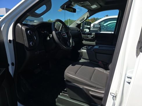 New 2024 GMC Sierra 3500 Pro w/ Convenience Package image 18