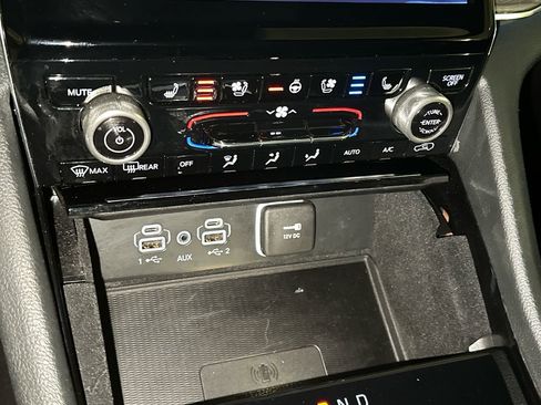 Used 2021 Jeep Grand Cherokee L Overland w/ Luxury Tech Group IV image 29