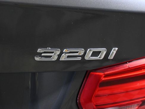 Used 2018 BMW 320i xDrive Sedan w/ Convenience Package image 37