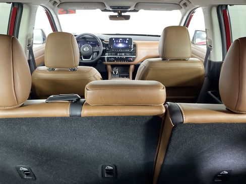 Used 2023 Nissan Pathfinder Platinum w/ Cargo Package image 18