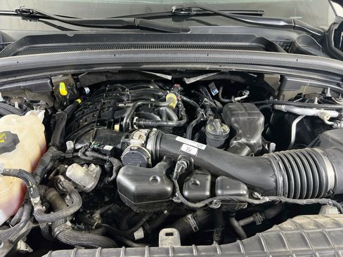 Used 2023 Jeep Grand Cherokee Limited AWD/4WD image 29