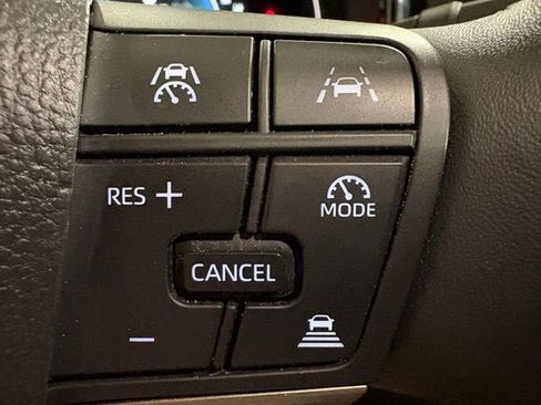 Used 2025 Toyota Camry SE FWD image 11