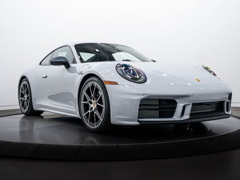 New 2026 Porsche 911 Carrera T image 9