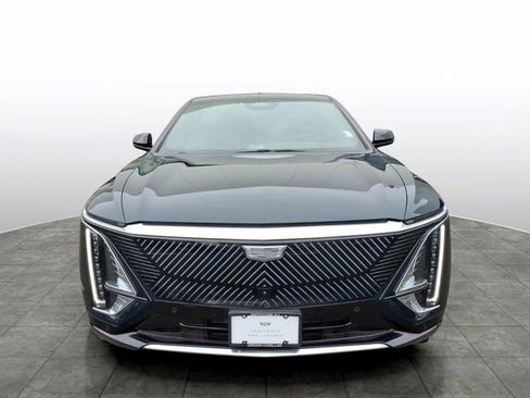 Certified 2024 Cadillac Lyriq Luxury AWD/4WD image 8