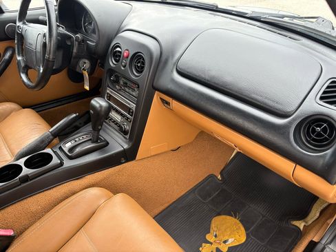 Used 1995 MAZDA MX-5 Miata RWD image 28