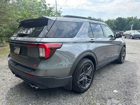 Used 2025 Ford Explorer ST AWD/4WD image 8
