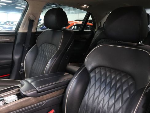 Used 2020 Genesis G90 3.3T Premium image 10