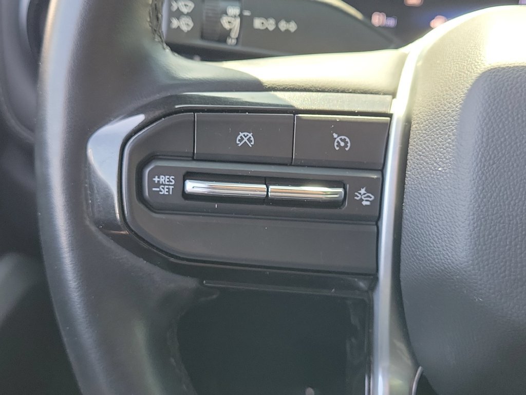 Used 2024 Chevrolet Colorado LT w/ LT Convenience Package RWD image 8