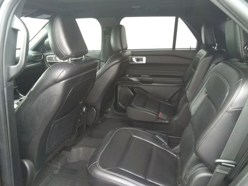 Used 2020 Ford Explorer XLT w/ Equipment Group 202A image 11