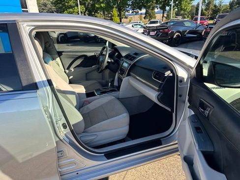 Used 2013 Toyota Camry LE FWD image 20