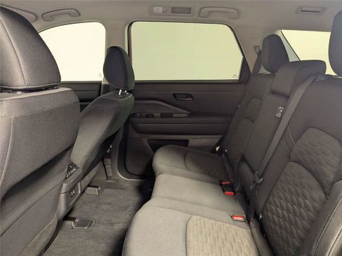 Used 2023 Nissan Pathfinder SV AWD/4WD image 36