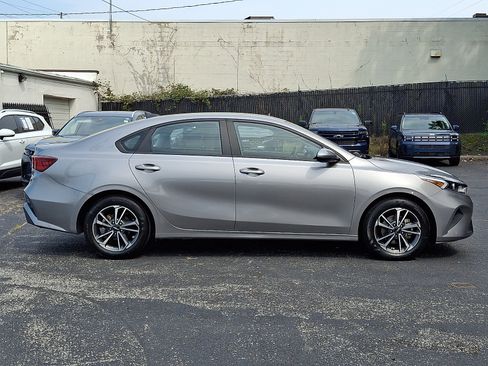 Used 2023 Kia Forte LXS FWD image 8