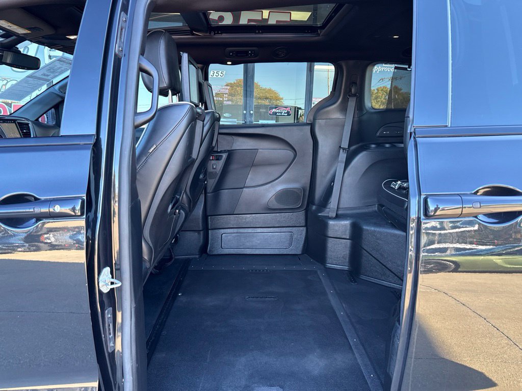 Used 2020 Chrysler Pacifica Limited w/ Advanced Safetytec Group FWD image 55