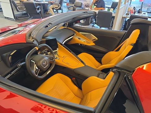 Used 2024 Chevrolet Corvette Z06 w/ Z07 Performance Package RWD image 7
