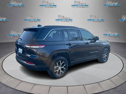 Used 2024 Jeep Grand Cherokee Limited image 3