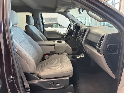 Used 2018 Ford F150 XLT w/ Equipment Group 302A Luxury AWD/4WD image 15